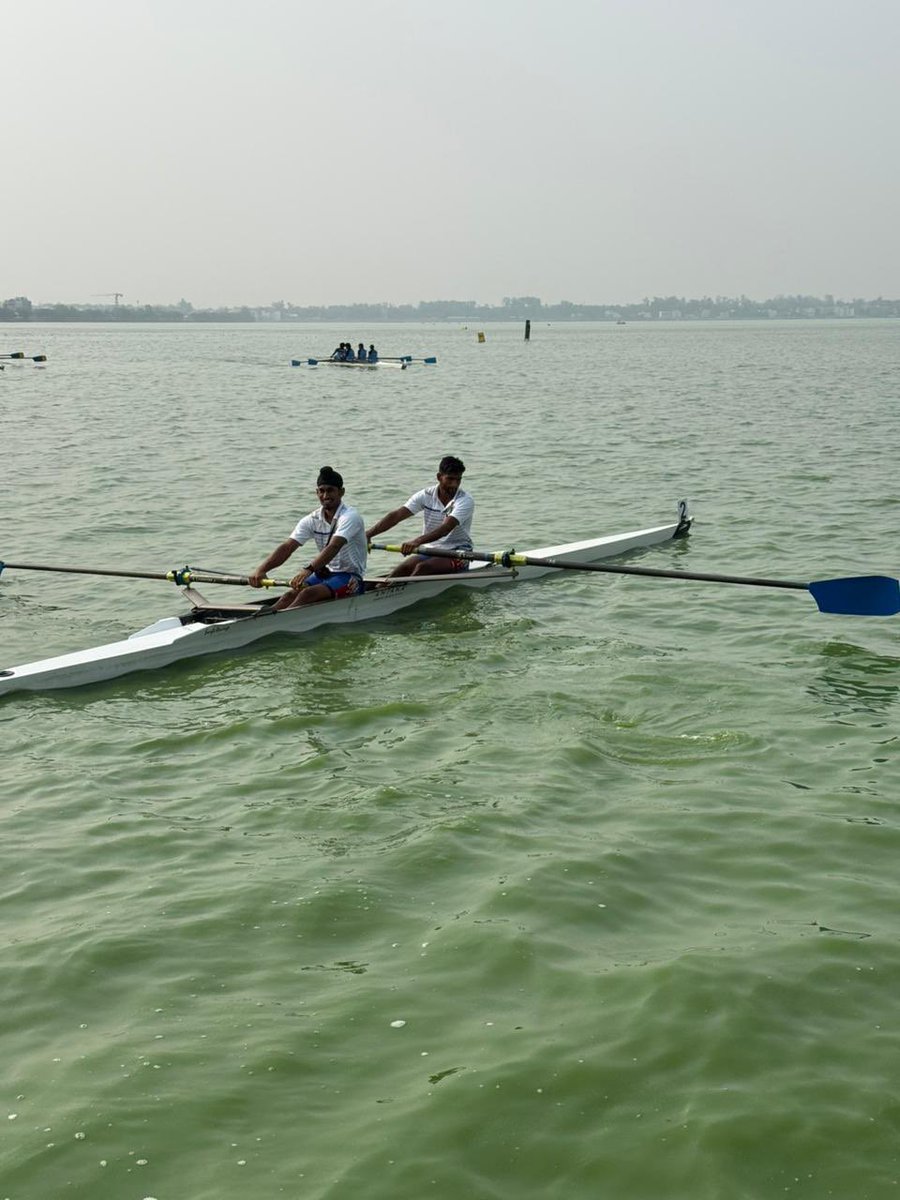 BombaySapperCol's tweet photo. The Bombay Sappers Boys Sports Company made a commanding start at the 46th Junior National Rowing Championship, Gorakhpur, registering victories in all five heats on Day 1. 🚣‍♂️

Competing across five categories and securing top position in each, the team has displayed remarkable determination, coordination, and competitive spirit.

Carrying forward the proud sporting legacy of the Bombay Sappers, the rowers now set their sights firmly on the finals. 🇮🇳

#BombaySappers #IndianArmy #Rowing #JuniorNationals2026