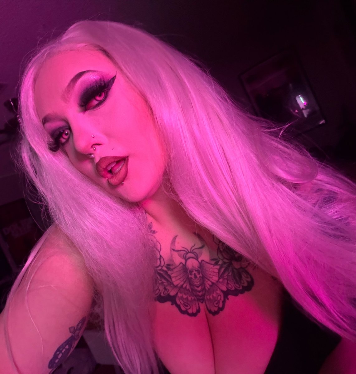 abedeermarcy's tweet photo. Take it easy on me

#nsfw #vampiregirl #nsfwtwtًً #plussize #paypig #findom https://t.co/aPU0iHMicV
