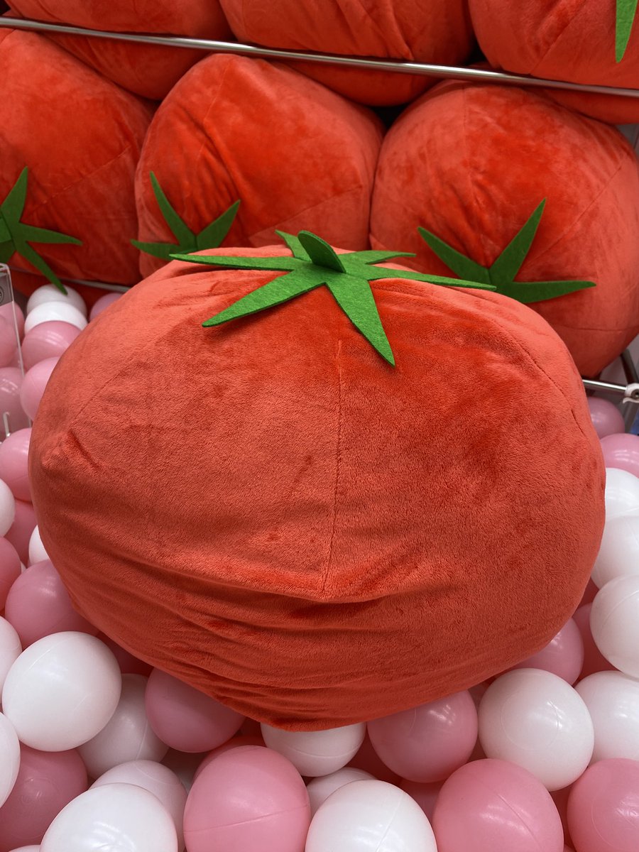 🍅新景品入荷情報🍅 FANS トマトぬいぐるみXL プレミアム 入荷致しまし
