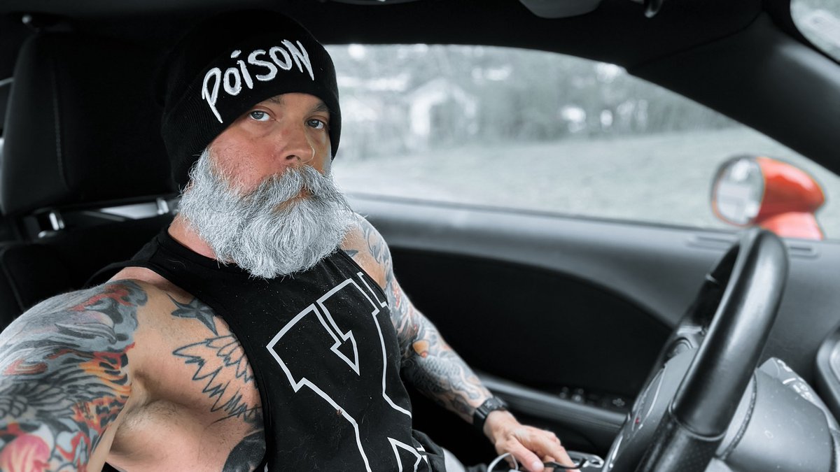 Zach West - Vegas - AltPorn Awards tweet media