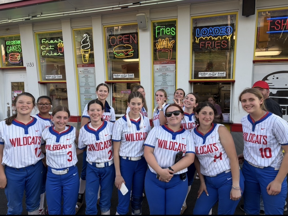 MHHSsoftball's tweet photo. A round 1 sectional win! #9 Maple Hill knocks off #8 Lake George, 10-8. Alexis Stollsteimer came in with 0 outs in the 1st and pitched 7 innings. Amalya LaPlante (a 2B, RBI), Olivia Mueller (2 RBI), &amp; Halle Feldman (2 RBI) each had a pair of hits.

They earned a stop at Martha's! https://t.co/U7jfTy0A4m
