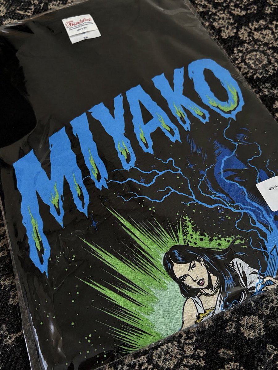 MiyakoさんバースデイTシャツ着弾！！ 特典ポスターには直筆サイン