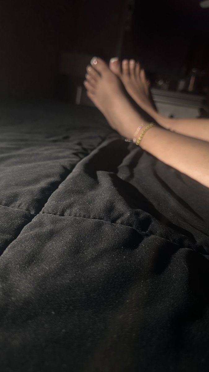pvenomf33ts's tweet photo. don’t stare too hard, I know you’ve been deprived

feetdom*toes*prettytoes*soles*higharches*softfeet*frenchtip*footfetish*footkink*snapchat https://t.co/tClcguUWKa
