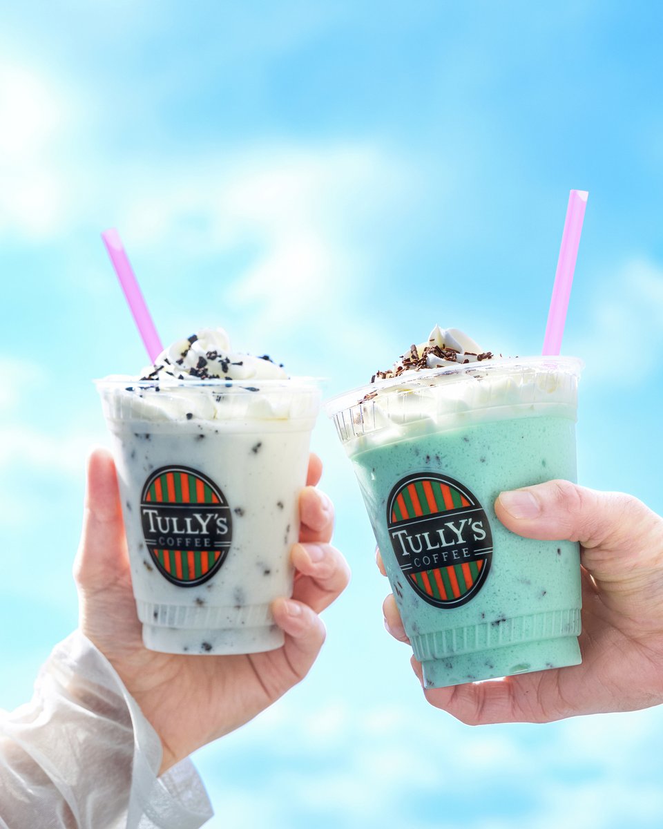Tullys_jp's tweet photo. 思わず外に出たくなる、気持ちのいい天気に🥤✨
今飲みたいシェイクは、ずばりどっち？！

🍪 ザクザク食感が魅力の
#クッキークリームシェイク

🍃 ミルキーで清涼感のある
#チョコミントシェイク

リプ欄で教えてくださいね😉

#タリーズクッキークリーム派
#タリーズチョコミント派
#タリーズ https://t.co/8tfD1SR6hq