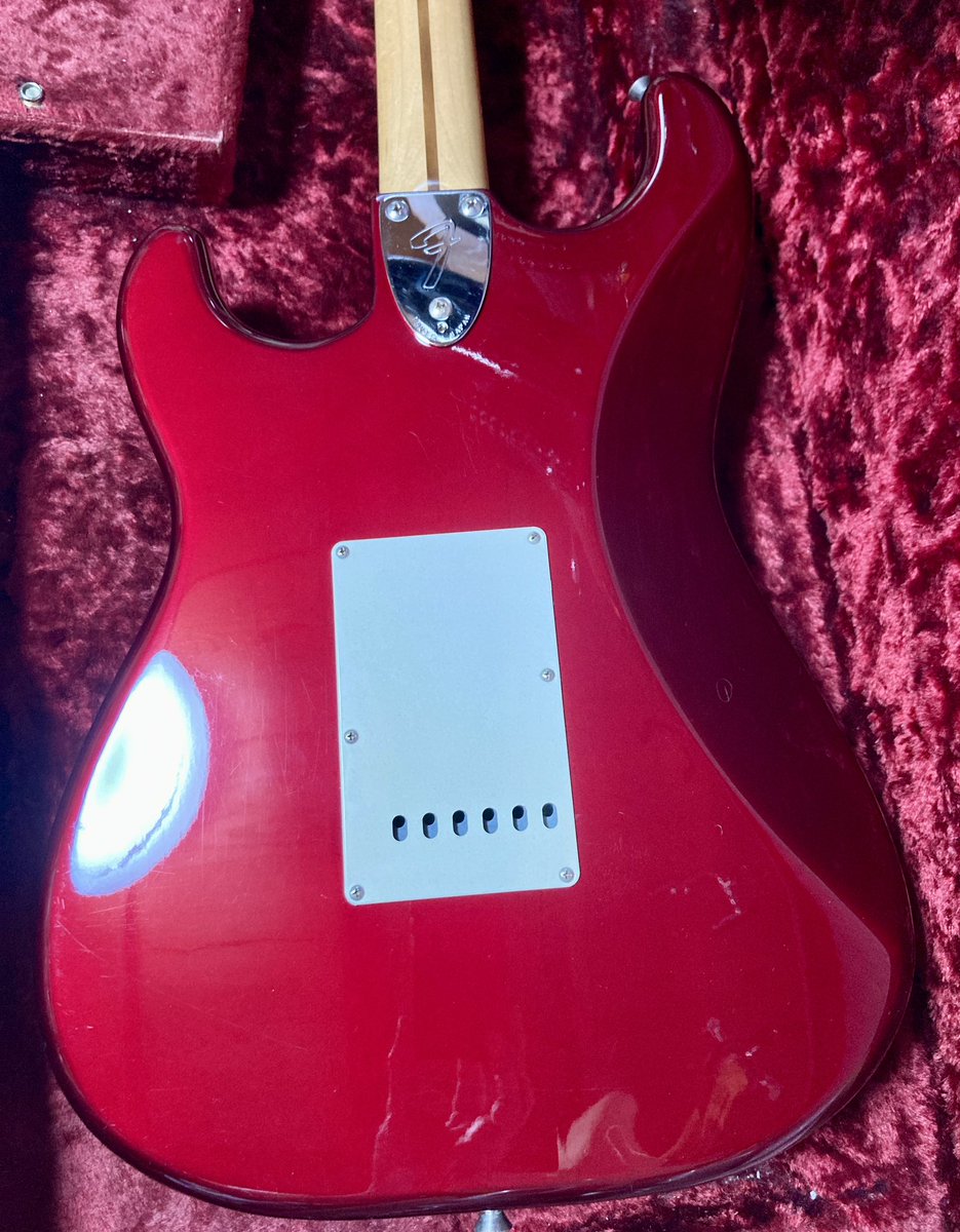 GNeinaam's tweet photo. ☆本日の入荷☆

Fender Japan ST72-US 

ラージヘッド、3点止めジョイントの70sスタイルのストラト入荷致しました。

PUはオリジナルのままUSピックアップ搭載のモデルです！

細かい傷はございますが状態良い一本です。

お問い合わせお待ちしております♪

#長岡市 #ギター #中古 #fender #ストラト https://t.co/TUtAIoiHkC