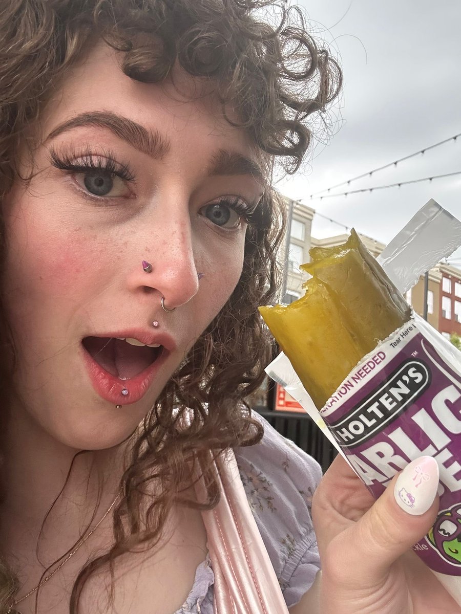 Danielle tweet media
