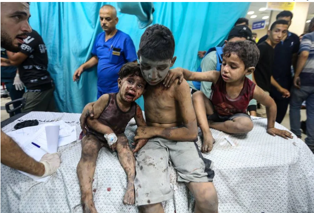 Edvan_fleury's tweet photo. O custo real das guerras e das intervenções militares nunca aparece nos painéis de relações públicas. Aparece nos hospitais, destruindo a infância de quem não tem culpa.
Não dá para falar de copa e ignorar os ataques terroristas que os EUA promovem no mundo. https://t.co/cWlPcgpw1K