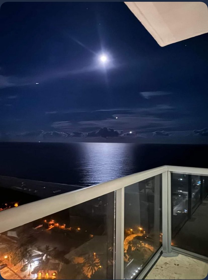 Grim2050's tweet photo. This the view this summer for me and that special lady … When she find me … https://t.co/JtsEMeCiZR