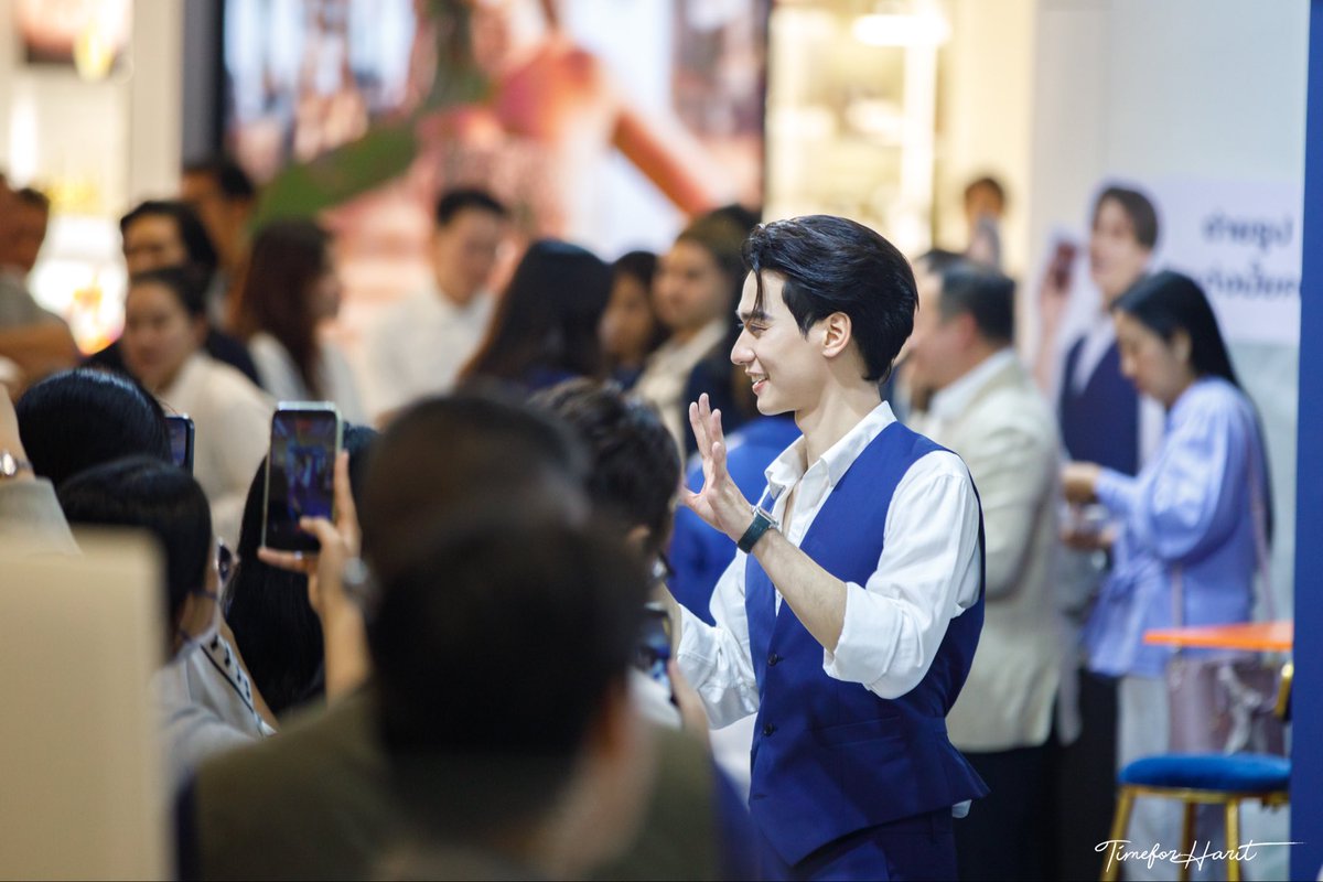 TimeForHarit's tweet photo. ภาพที่เห็นจนชินตา บอกลาพี่ๆจนลับสายตาเลยล่ะ 🥹
ALL SELECT EVERYDAY WITH KENG
#KengHarit
#AllselectxKengharit
#AllSelect711THXKengHarit
#TimeForHarit https://t.co/1SCK3cAvJU