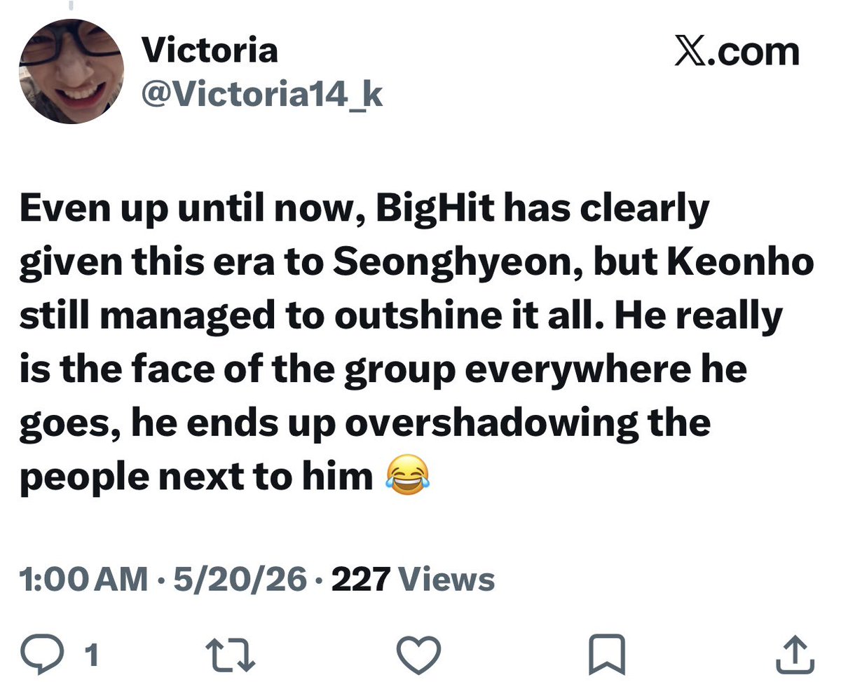 Jensoolichae4's tweet photo. @Victoria14_k Still outshining where? Nobody is outshining the ‘Seonghyeon bomb’ viral impact. Also, that nickname belongs only to Seonghyeon — nobody can copy it. Even though Seonghyeon isn’t the member the company pushes the most, he’s still breaking records and setting standards. https://t.co/9ljENy1F5o