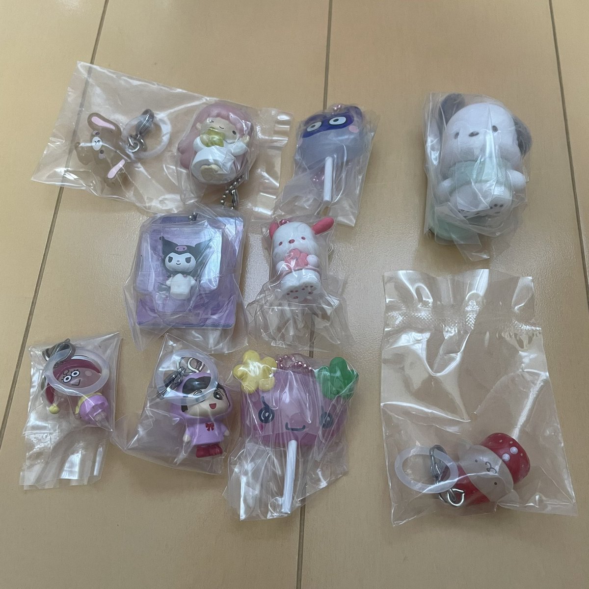tzu_____lov's tweet photo. ガチャガチャ（カプセルトイ） 交換

譲→ たまごっち サンリオ はなかっぱ しんちゃん 

求→なんでも検討

郵送でお願いします！！！

#ガチャガチャ交換 #カプセルトイ交換 https://t.co/IgYff6DCei