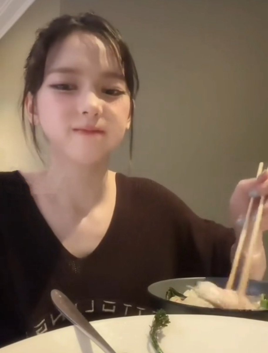 헤센낮 tweet media