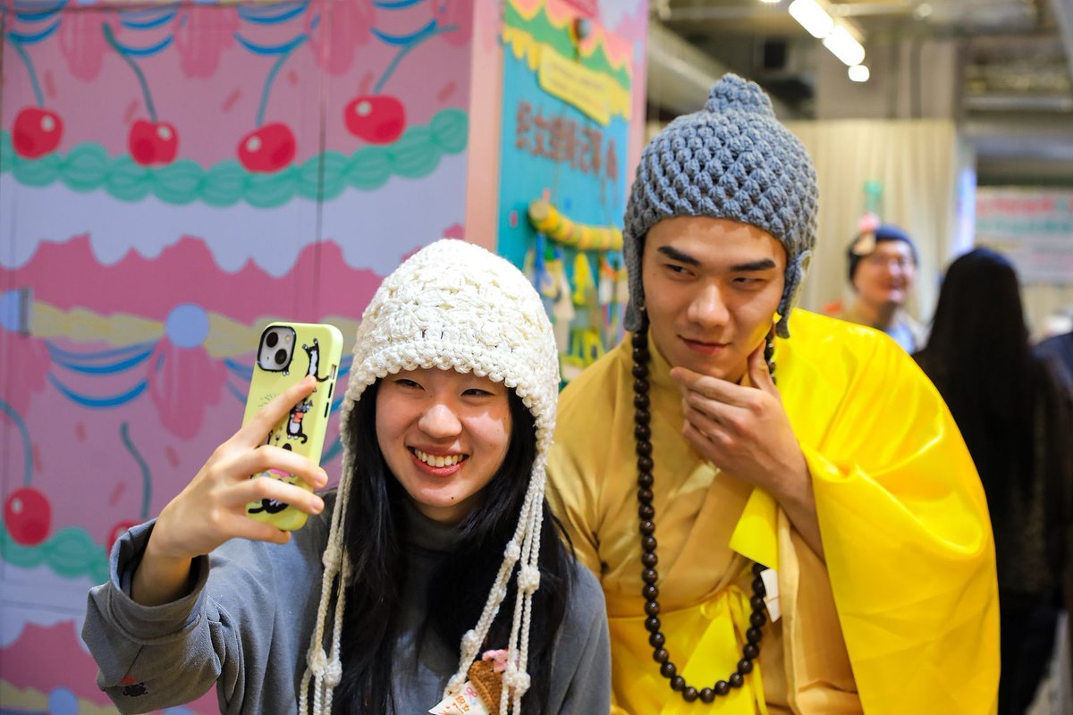 WorldofChinese's tweet photo. “Your brain has to concentrate on this one thing. It’s a cleanse, a massage for the mind.” 

China’s urban youth have discovered a new way to slow down and escape from the city’s fast-paced, high-pressure environment. 

It’s stitching. 🧵

But as knitting and crochet surge in popularity, some fear commercialization could begin to take over and tint the once-simple activity. Learn more:

https://t.co/PwhCMIu44z