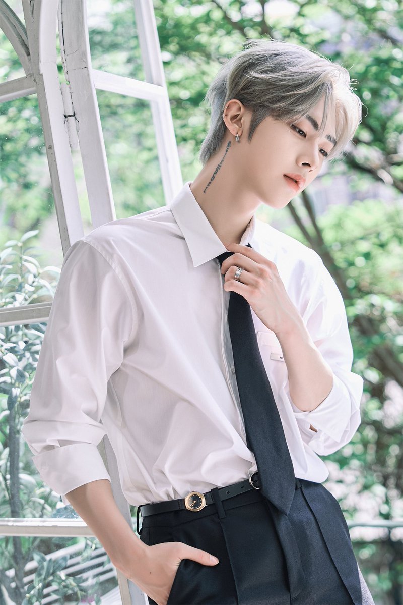 달 tweet media