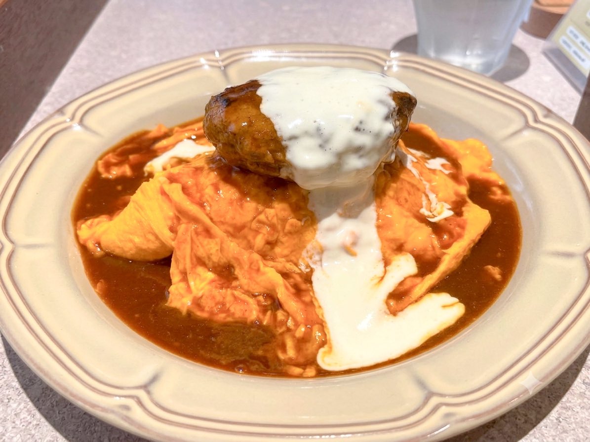 aiharasiosiosio's tweet photo. 今日のお昼ご飯シリーズ二日目は
オムライスとフレンチトースト https://t.co/woBjdcLISO
