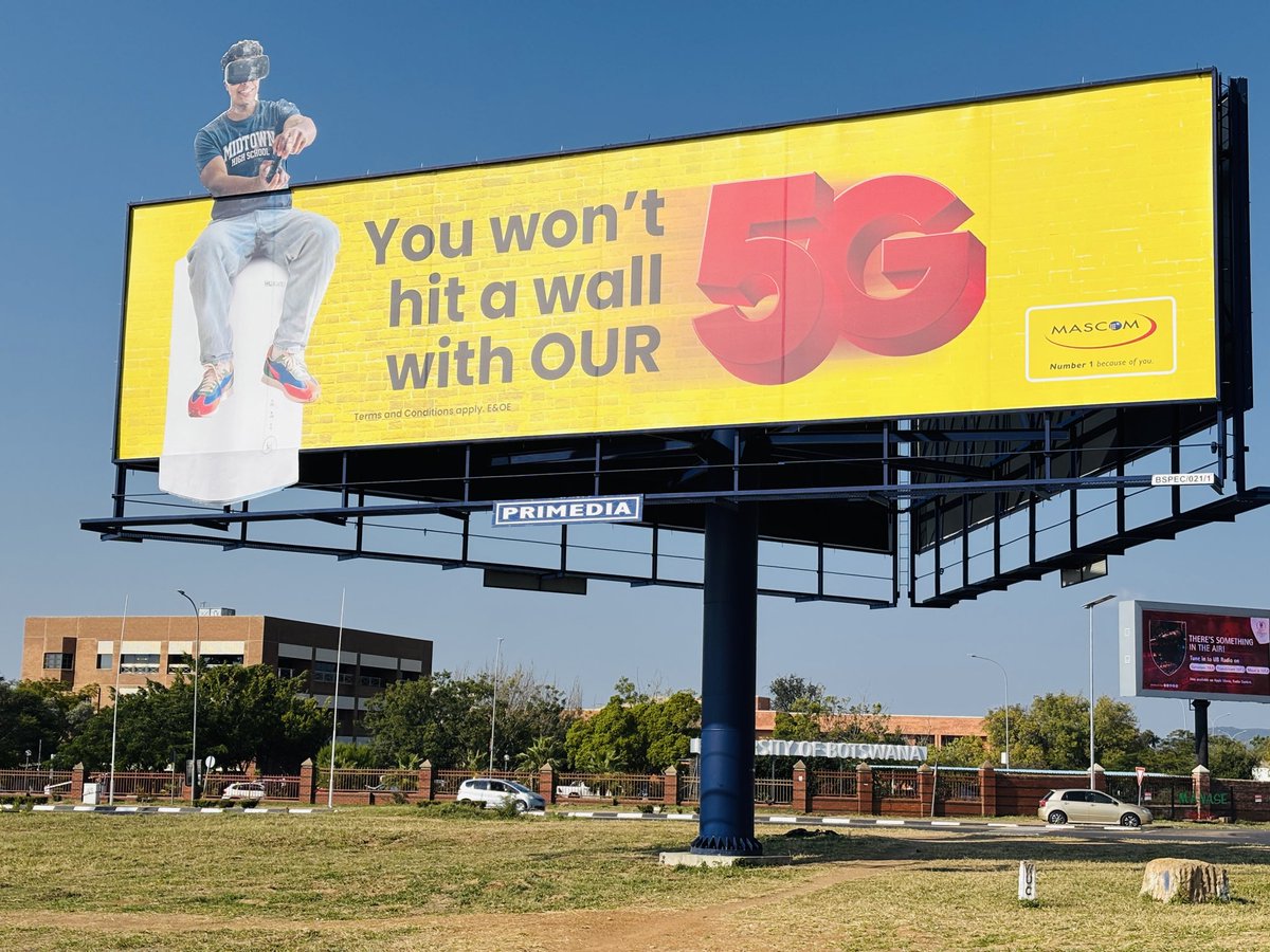MascomWireless's tweet photo. Billboard e ago batle o e leba o ithaganetse! 🤩💛

#MySurf5G
#Number1BecauseOfYou https://t.co/koOytZJS6G