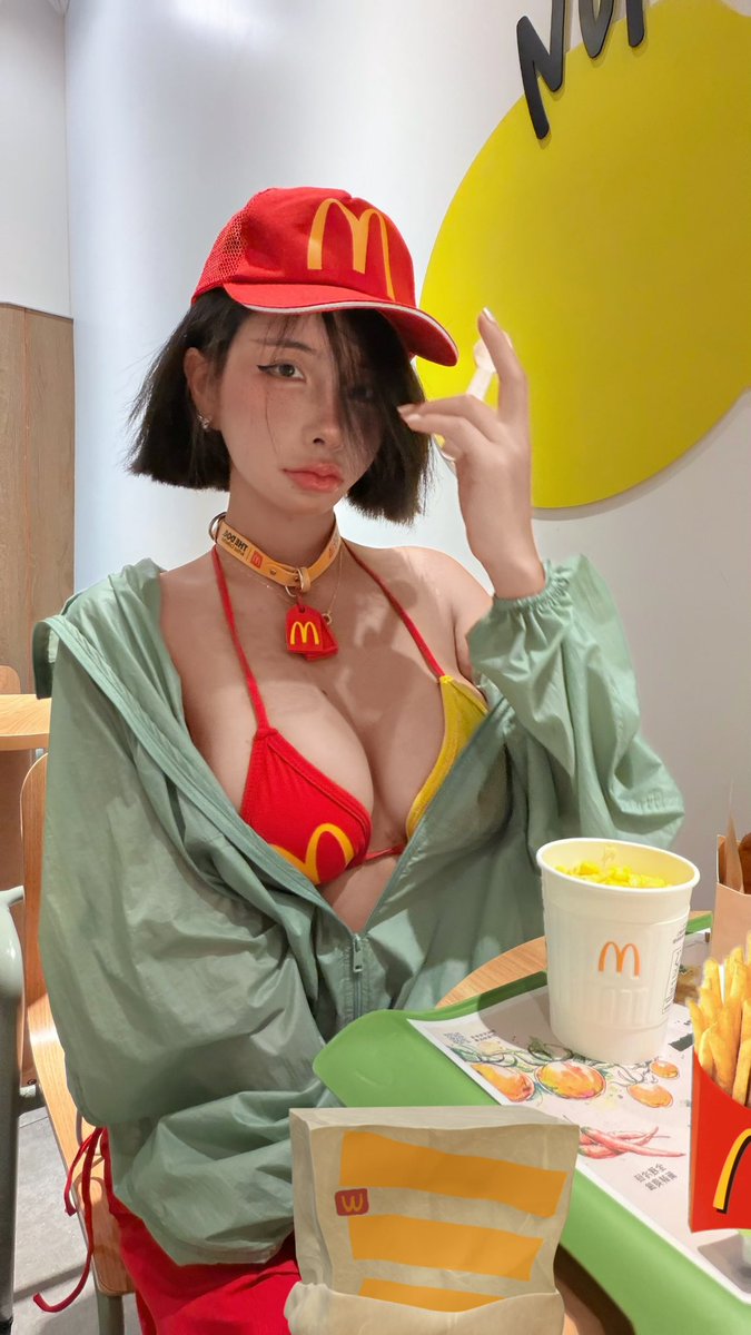 金钱钱 tweet media