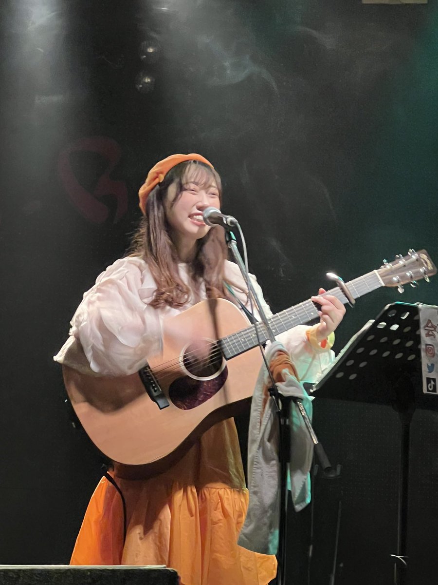 Kaori_LADY_POP's tweet photo. 2026/04/07 WE CAN DO IT BY MYSELF! ~HIROSHIMA CAVE-BE 独立3周年記念~
会社員みかんちゃん🍊とKUMAさんの応援⚡️みかんちゃんの「せつなポップ」なオリジナルソングが好き💖KUMAさんはこの日もキレキレの炸裂VOICEでした🔥
#広島 #CAVEBE https://t.co/1LuApF28FR