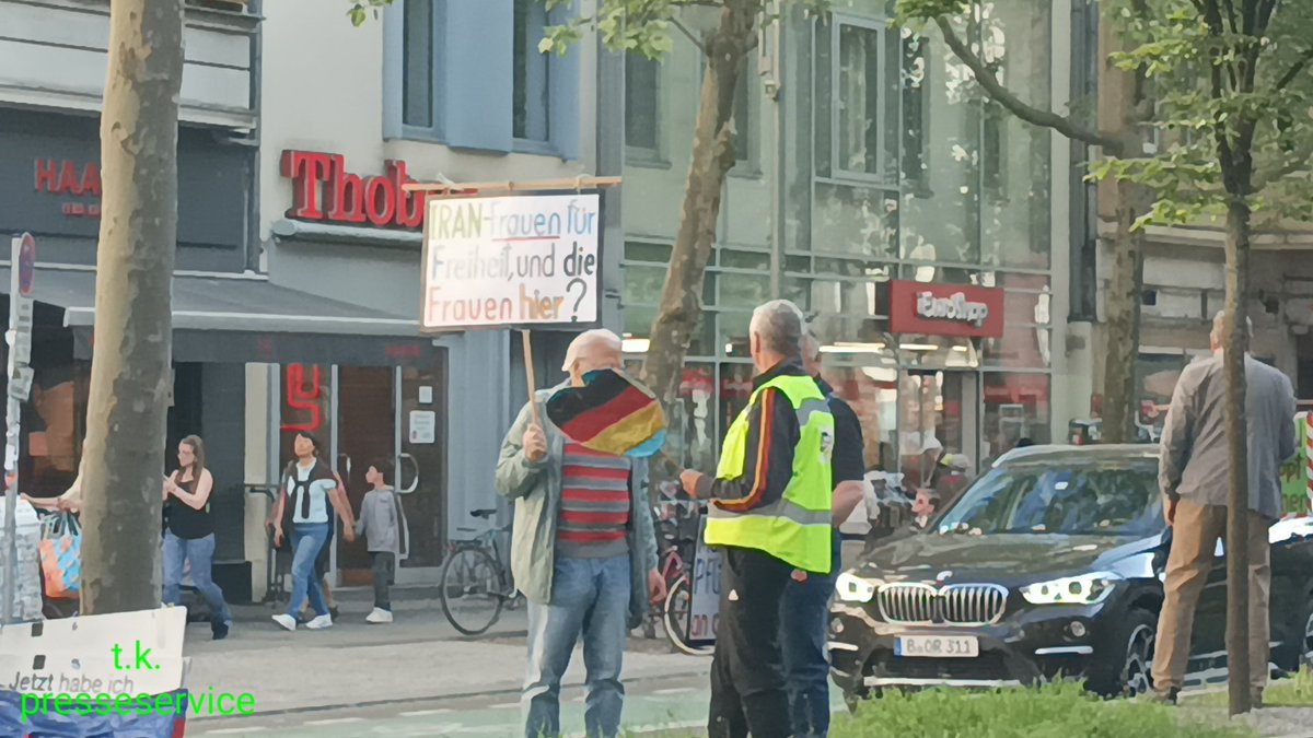 demokratischer Demo Beobachter links grün versifft tweet media