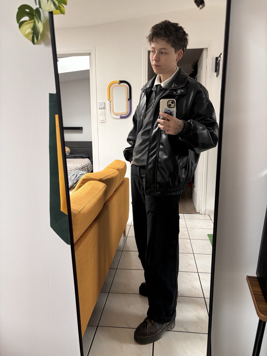 ash tweet media