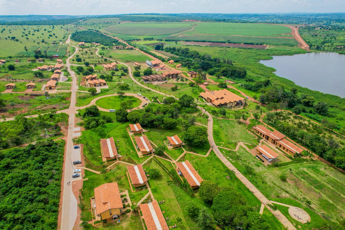 kigalitoday's tweet photo. Ishuri Rikuru ry’Ubuhinzi Bubungabunga Ubutaka @RICA_Rwanda riherereye i Gashora mu Bugesera, ahantu hatuje kandi hafite imiterere yorohereza abanyeshuri kwiga neza. https://t.co/oUBBOoXeBw