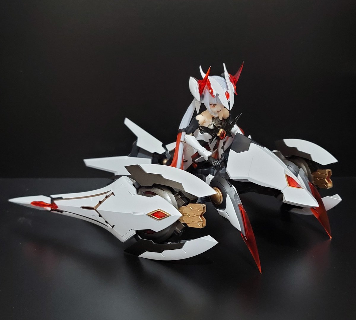 kuroki_hexagear's tweet photo. 紫微星・白完成
作成時間だけなら、11時間くらいかな？

めちゃくちゃ刺さるから、取り扱い注意かな https://t.co/OZQu9AkF9X