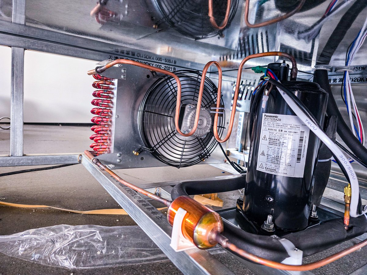 CUC_GROUP's tweet photo. #commercialrefrigeration #refrigeracioncomercial #refrigeração   #uprightcooler #commercialrefrigerator  #islandfreezer #chestfreezer #deepfreezer #uprightfreezer #commercialkitchen #backbarfreezer #backbarcooler #displayfreezer #gelatoshowcase #displayrefrigerator https://t.co/tLJqyeruV7