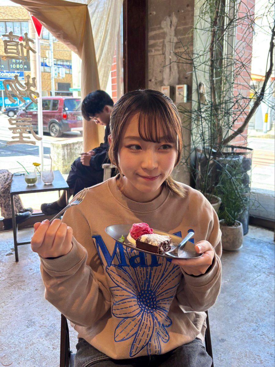 成瀬なな tweet media