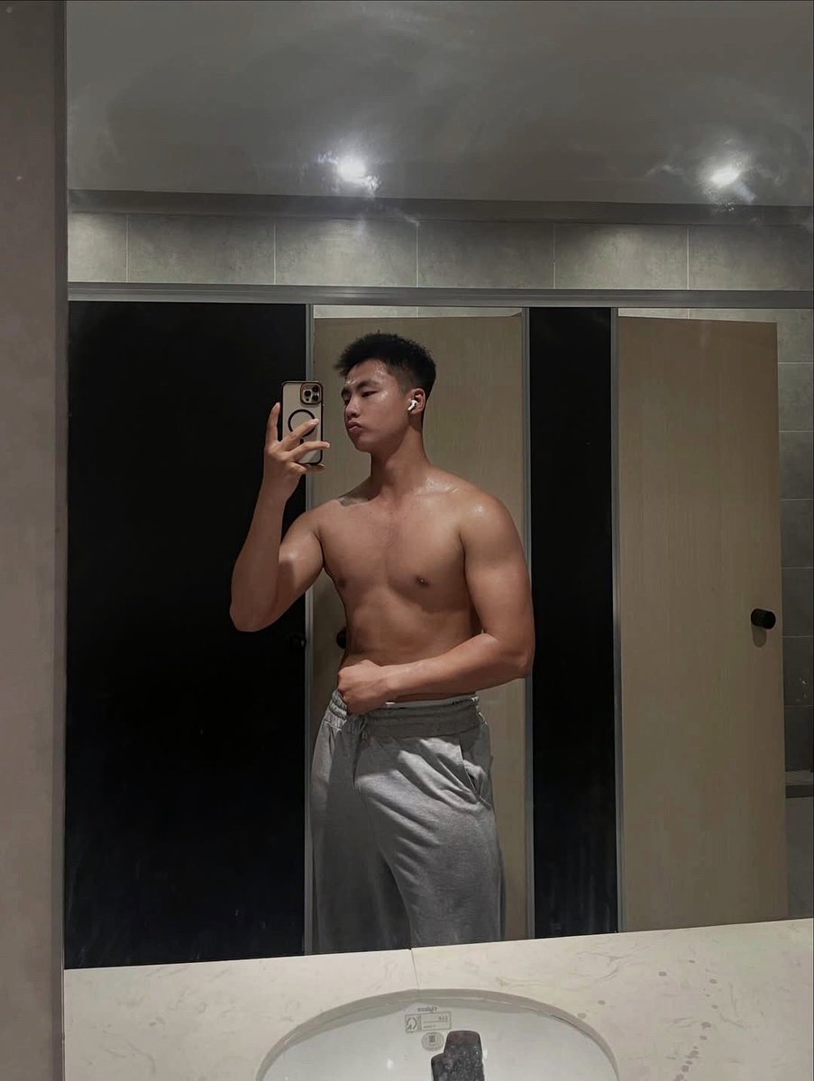 YangChenLsp tweet media