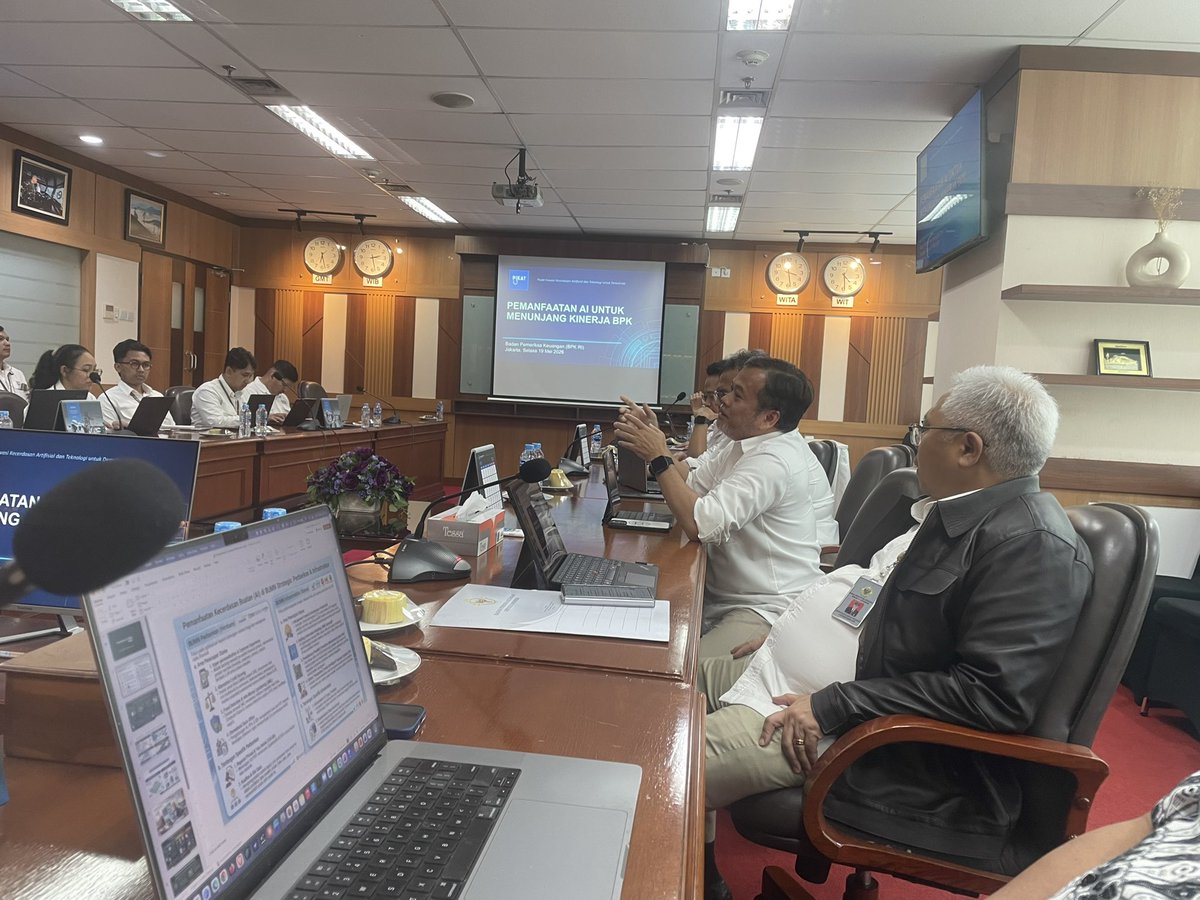 oomdamar's tweet photo. @KomnasHAM dan kemarin 19 Mei 2026 di  Badan Pemeriksa Keuangan Indonesia (@bpkri): PIKAT diundang sebagai narasumber oleh lembaga pemeriksa keuangan tertinggi negara menandai lompatan besar ke depan. https://t.co/0JWT5Rwpy5