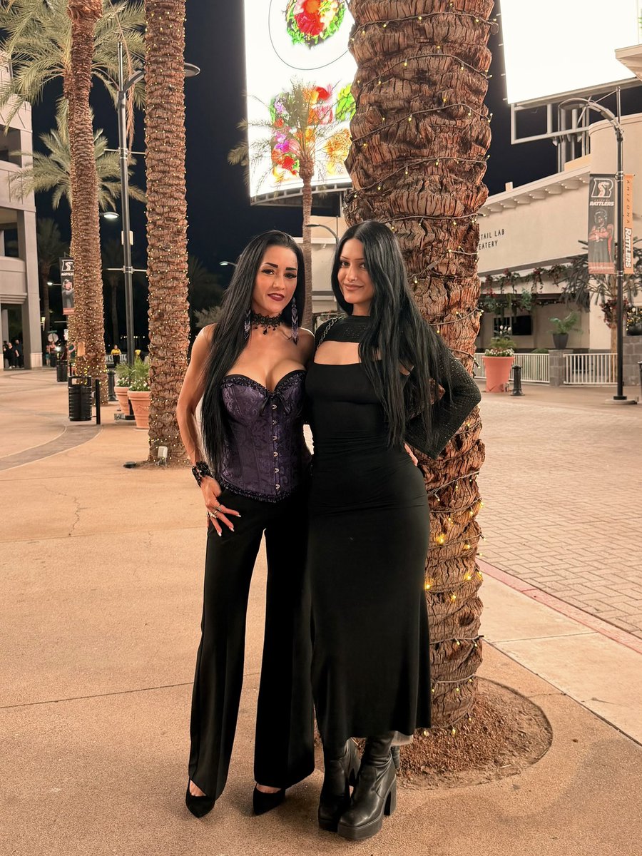 karina🦋hefner tweet media