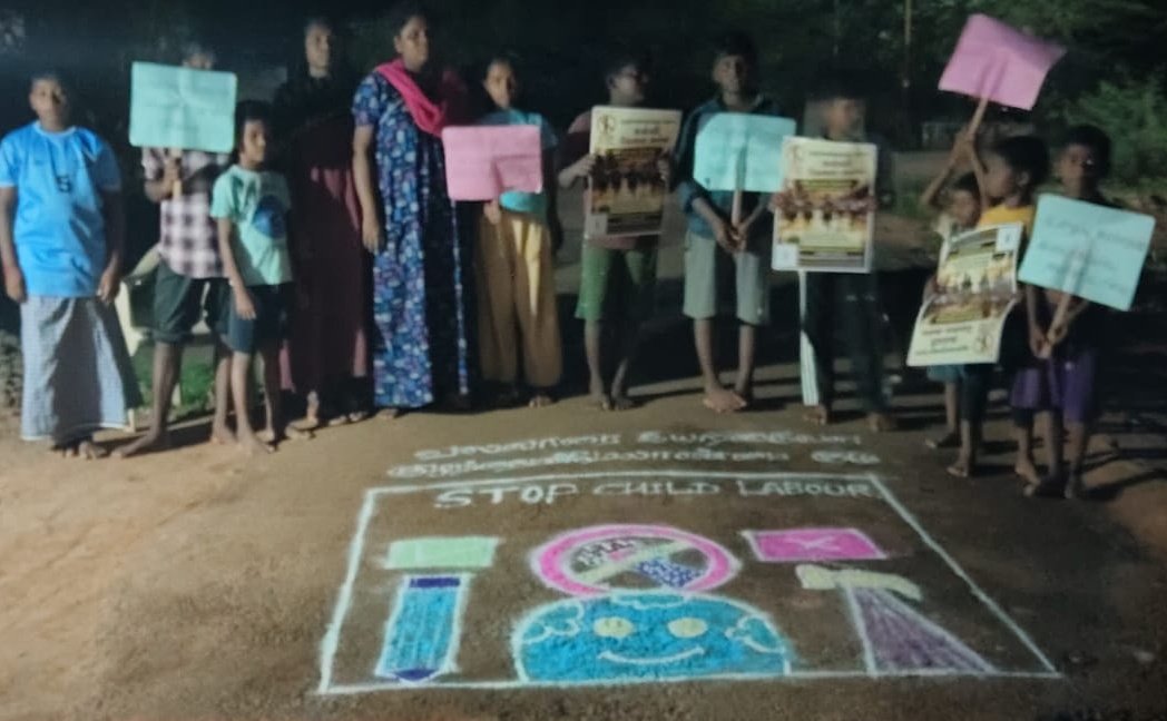 SHEDIndia's tweet photo. CACL - 44 days Campaign(April 30 - June 12, 2026)

Campaign against child labour with the members of Vallarai NRM children club, Marungulam #Thanjavur district 

#ChildLabourFreeIndia #EndBondedChildLabour 
#ShramNahiShiksha #EndChildLabour #ChildRights #CACL
#SHEDIndia #delta https://t.co/IcA2zvF1Ks