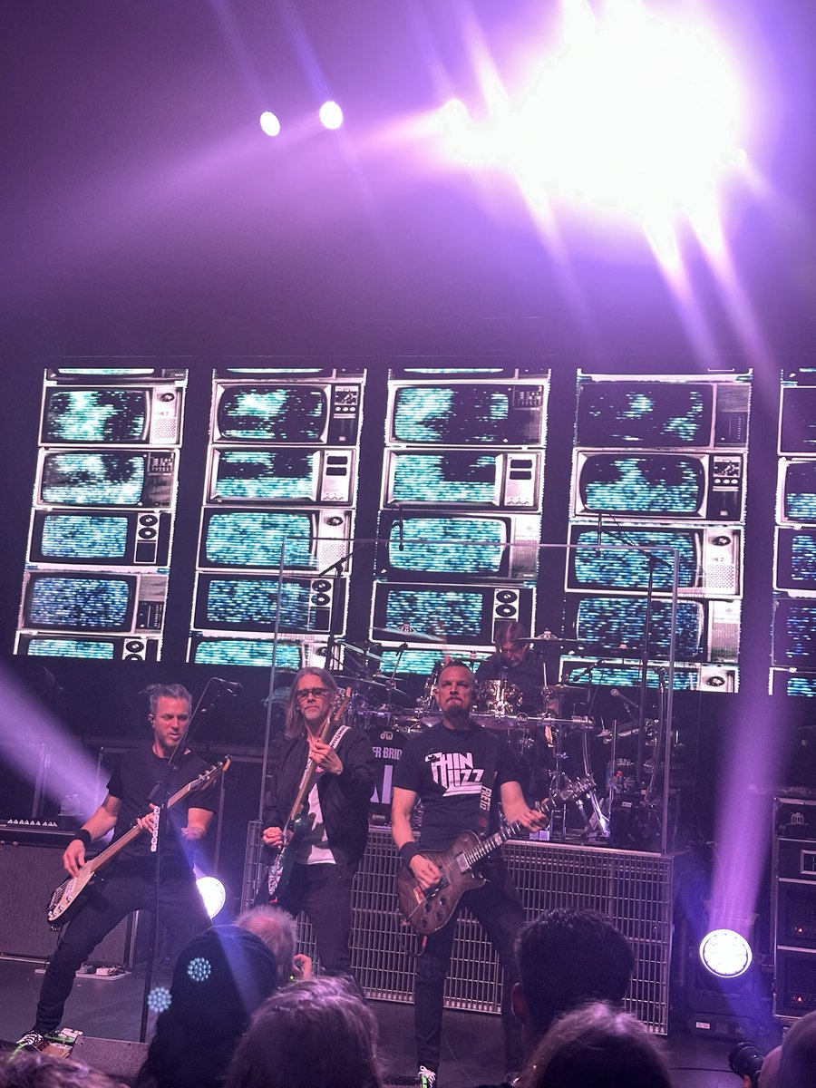 TylerNorkiewicz's tweet photo. .@alterbridge killed it tonight at @FillmoreDetroit 🤘 https://t.co/ctF5ylYKOx