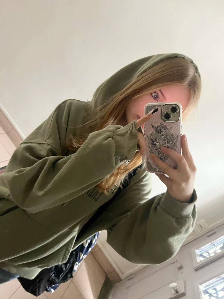 Alicee tweet media