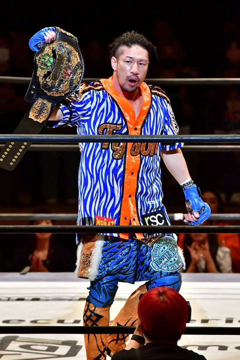 しろ tweet media