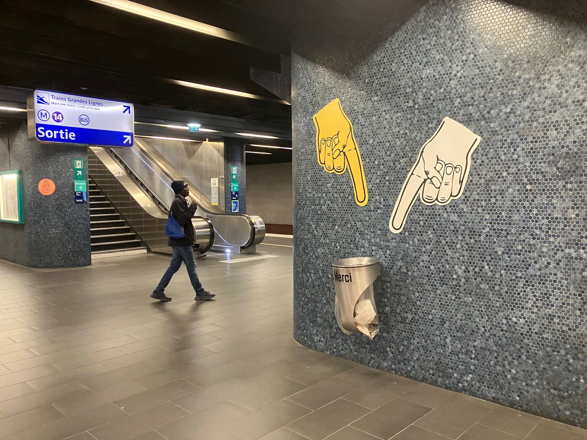transportsidf's tweet photo. Stickers, films décoratifs : les nouvelles méthodes de la RATP pour renforcer la propreté des gares
➡️ https://t.co/ejgptSbEh9 https://t.co/LKBCxtc7F1