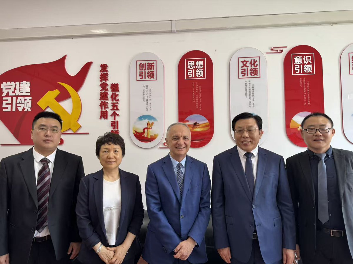 AlEmbChina's tweet photo. 🇦🇱🇨🇳 Amb. Riza Poda met Wang Min, President of China Chamber of Commerce to boost Albania–China cooperation in trade, investment, tourism &amp; infrastructure.
Both sides highlighted strong potential for deeper business ties and new opportunities for mutual growth. https://t.co/4tX0e2qGtZ