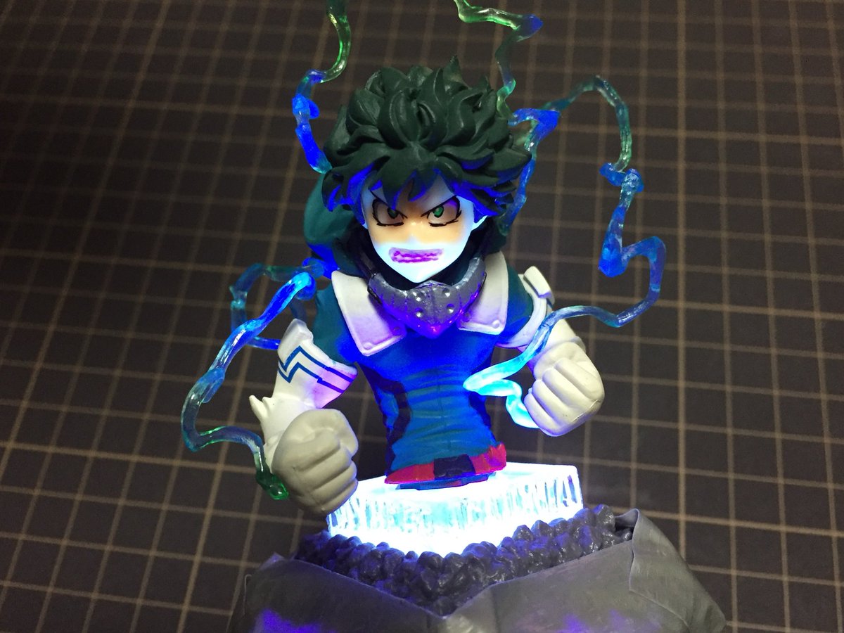 kasensiky's tweet photo. いつかやりたいリベンジ。

蓄光塗料と内蔵UV LEDの組み合わせ。

小電源小スペースでのUV LEDの最大輝度の確保と紫外線領域を下げて光をなるべく透明でも蓄光が反応するようにするのが難しい、、 https://t.co/9Un29oDUje