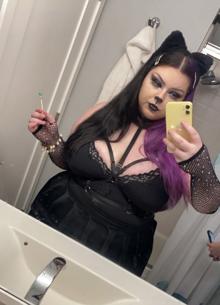 cutebbgrl4daddy's tweet photo. meow πββ¬
who's up??
buyers dm me
#kittygirl #meow #thickkitty #purr https://t.co/vAuBlO205y