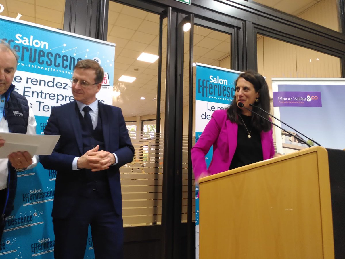 PKuchly57's tweet photo. Merci à Philippe COURT, @Prefet95, venu avec son équipe (notamment Félix MEYZEN et Benoit LEMAIRE, sous-préfets), pour sa fidélité et son soutien au @effervescence95 

Comme à chaque édition, les représentants de l’Etat sont disponibles pour rencontrer les acteurs du #madein95. https://t.co/TRaV9D02FA