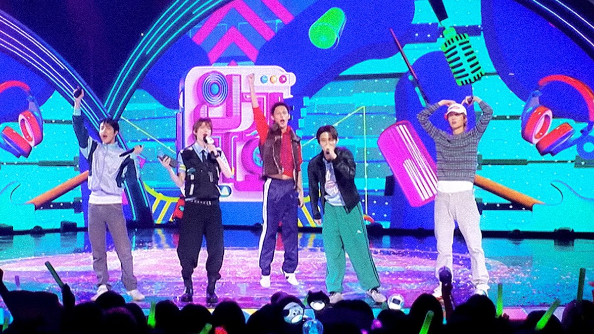 SBS 인기가요 (SBS Inkigayo) tweet media