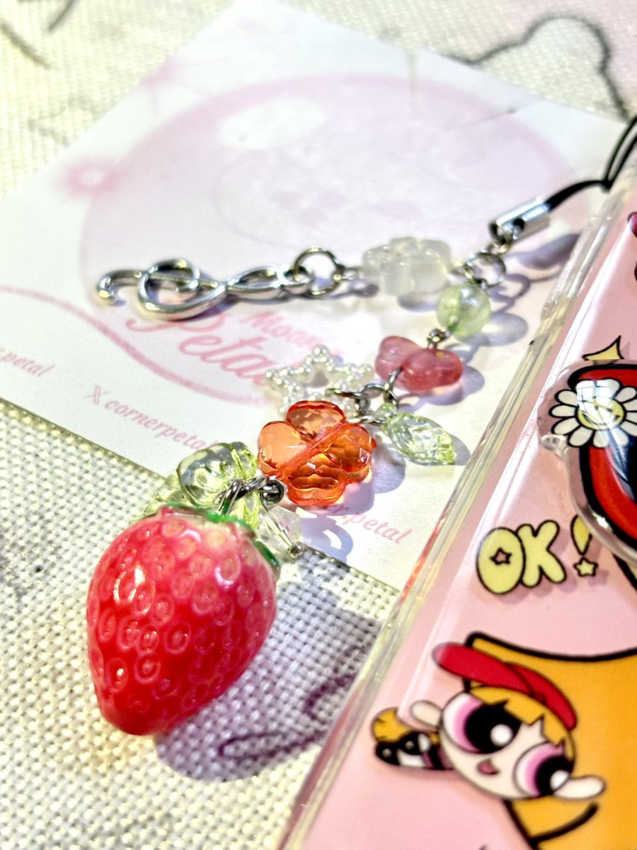 cornerpetal's tweet photo. strawberry phone #charm is finally here! ࣪˖ ִֶָ🍓་༘ https://t.co/T4Z8ejeFw7