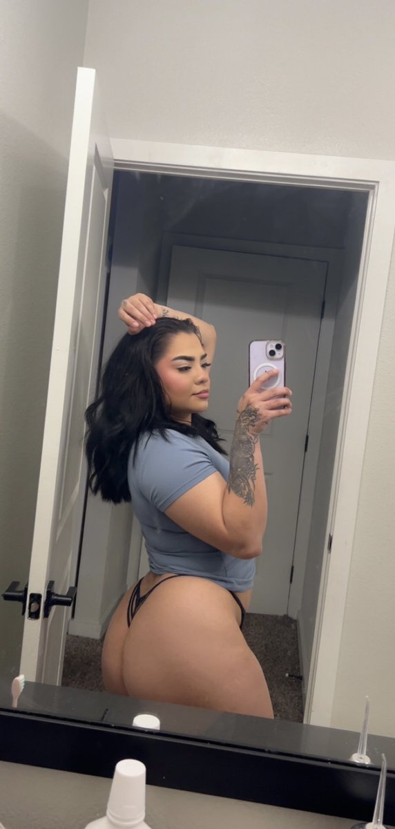 5’1 but throat 6’4🖤 tweet media
