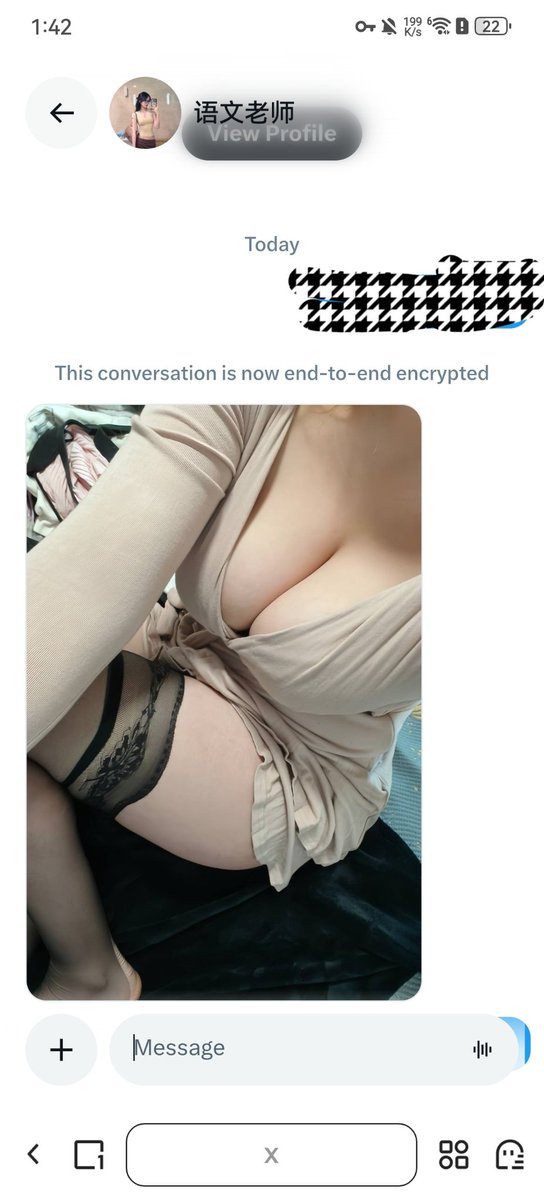 CX00 tweet media