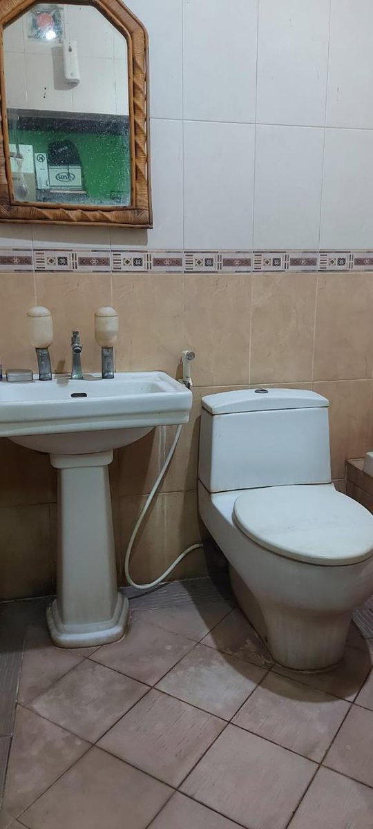 dias_yusup's tweet photo. 🚨 BU! Rumah 2 lantai di kawasan Citraland Puri Serang, harga 50% dari unit baru di sana.

Pemilik pindah keluar kota, butuh dana cepat.

SHM. Pln 3500 VA. Garasi 2 mobil

Rp 825 jt (nego tipis). Taman Puri Indah, Kota Serang.

Detail di bawah 🧵👇

#PropertiSerang #BURumahSerang https://t.co/4tAaQWKuI4
