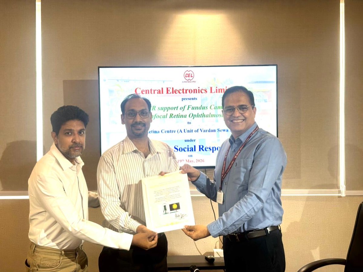 celbharat's tweet photo. CEL ने CSR पहल के अंतर्गत Vardan Retina Centre, Ghaziabad को अत्याधुनिक Fundus Camera Machine उपलब्ध कराई। 👁️✨

CMD @ChetanJain4572 ने कहा कि CEL समाज के जरूरतमंद वर्गों तक बेहतर स्वास्थ्य सुविधाएँ पहुँचाने हेतु निरंतर सार्थक प्रयास कर रहा है।
#CSR #Healthcare #CEL https://t.co/WhVBhzzVHg