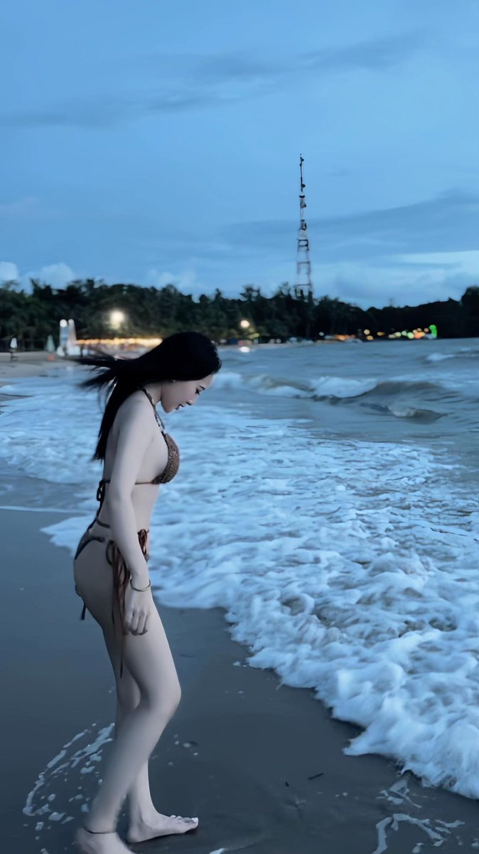 bé lan nứng lồn tweet media