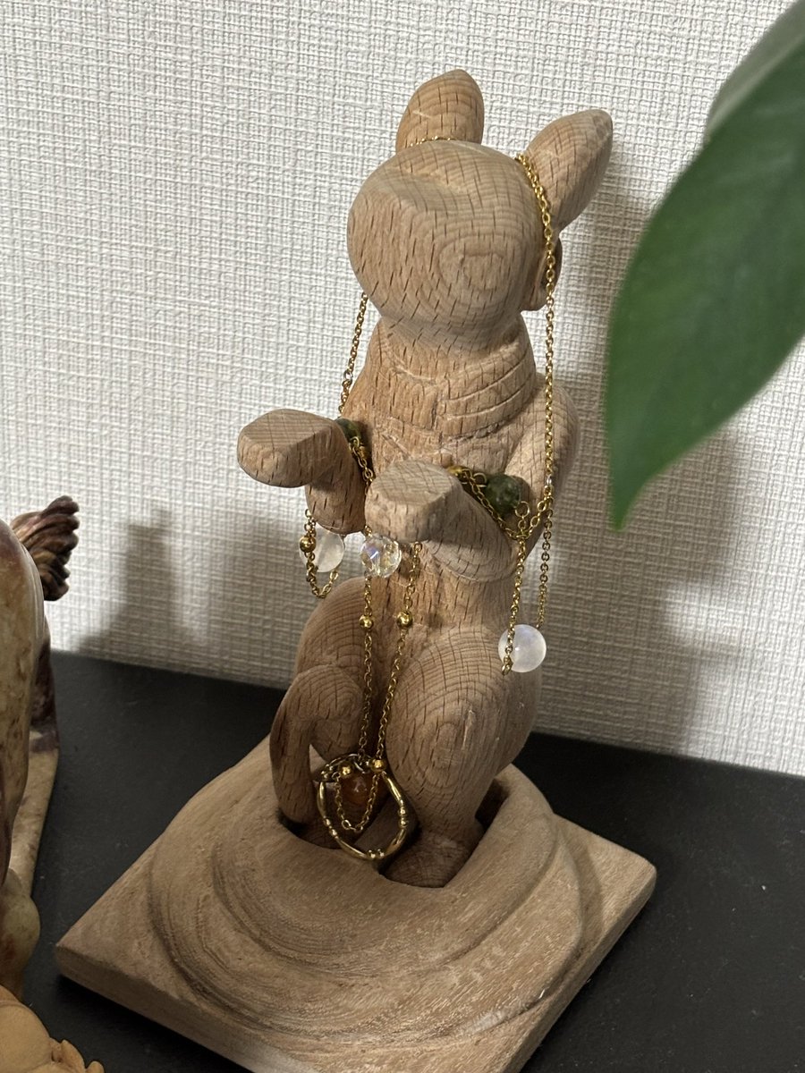 erasersculpture's tweet photo. 寝れないならばやってやる。
という事ではないのですが😂
なんか2つ出来ちゃった
バステトの台座と作ってた動物らしきもの
ほぼ作れちゃった。
もうちょい良い感じにしたい。

#木彫り https://t.co/wIJnKpyLkj