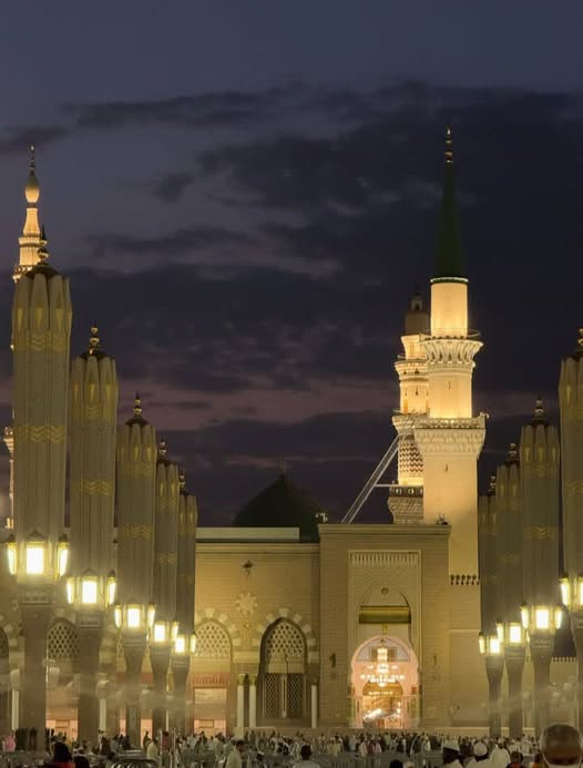 rema_ramadann's tweet photo. والله إنك أحب البلاد الي قلبي يا مدينة الحبيب 💙 https://t.co/ZgOI97Mikd