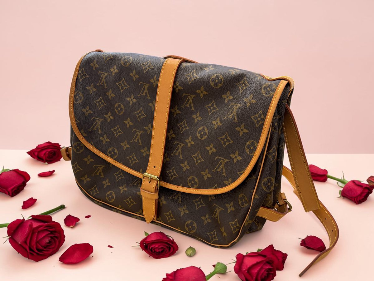Louis Vuitton モノグラム ソミュール35 M42254をお買取りしました